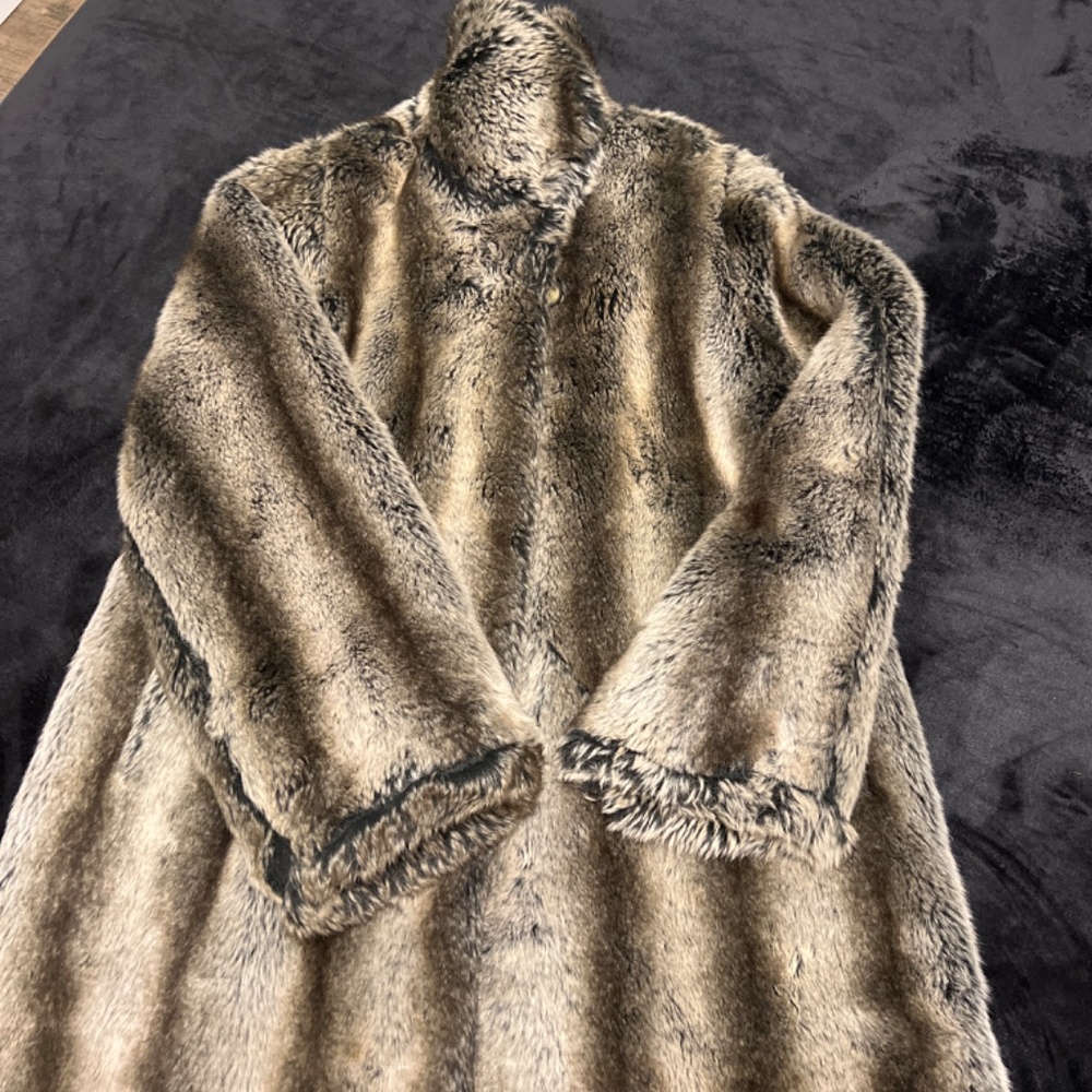 Fur coat - Picture 3 of 3